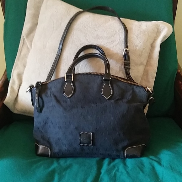 Dooney & Bourke Handbags - A black Dooney and Bourke purse.